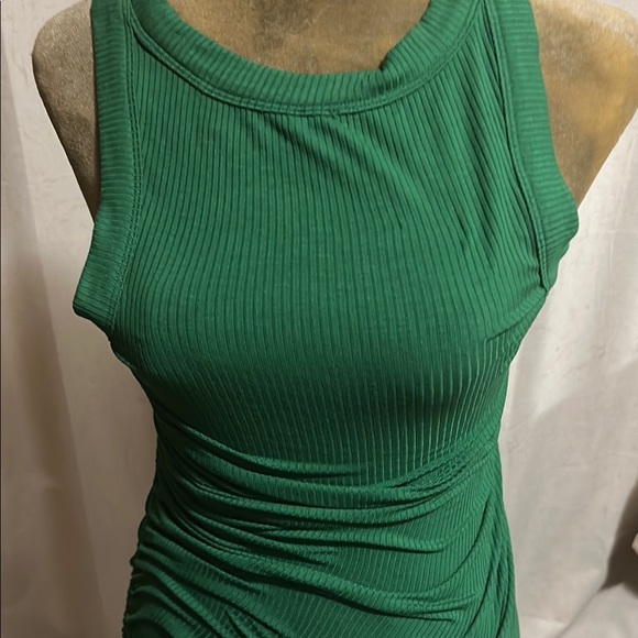 Elegant Green Sleeveless Maxi Dress - Picture 8 of 11